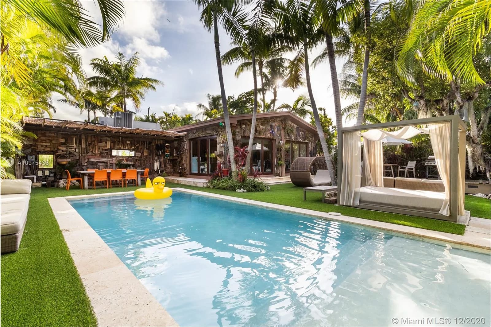 1865 Daytonia Rd, Miami Beach FL 33141