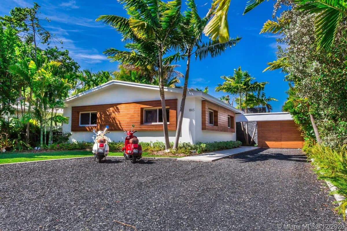 1865 Daytonia Rd, Miami Beach FL 33141