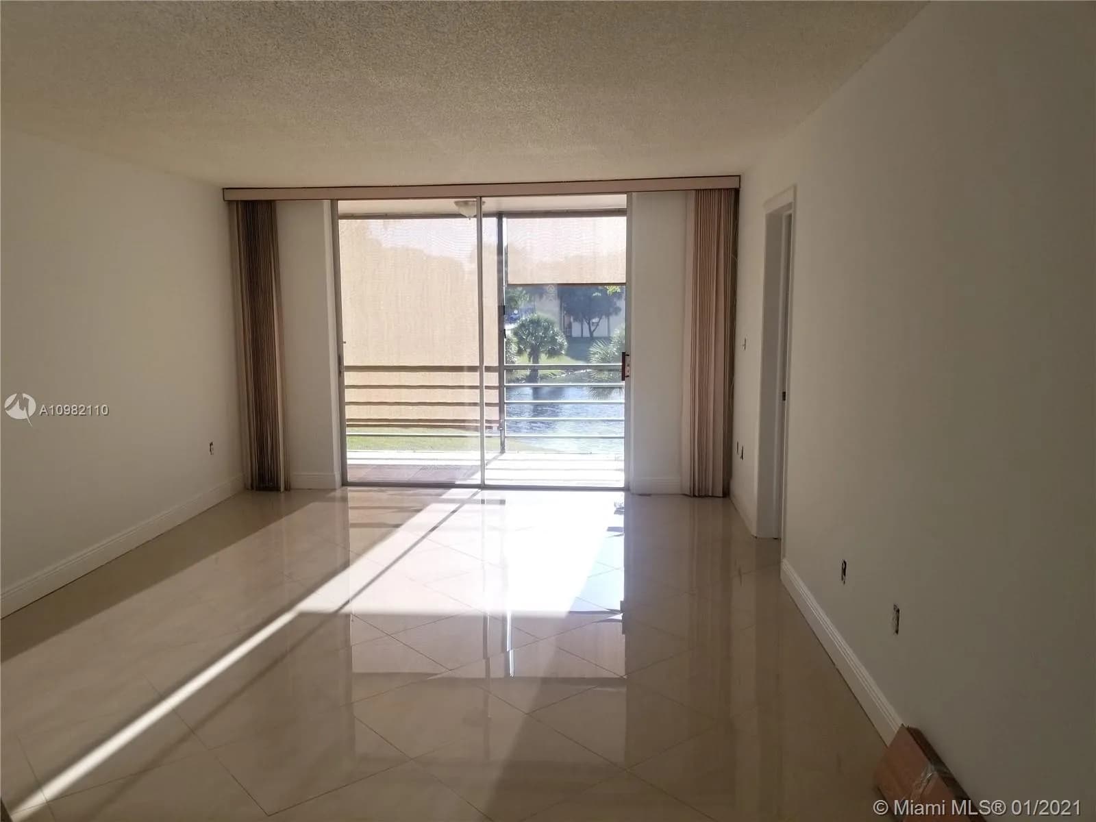 8450 Sunrise Lakes Blvd # 202, Sunrise FL 33322