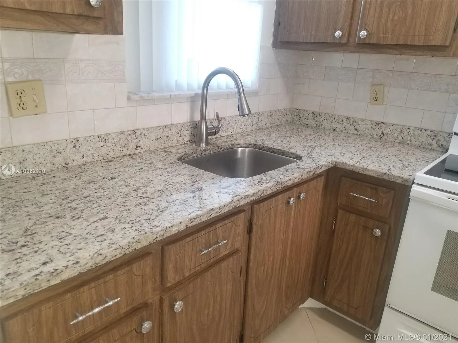 8450 Sunrise Lakes Blvd # 202, Sunrise FL 33322