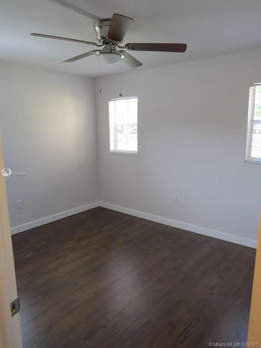 8285 Sunrise Lakes Blvd # 112, Sunrise FL 33322