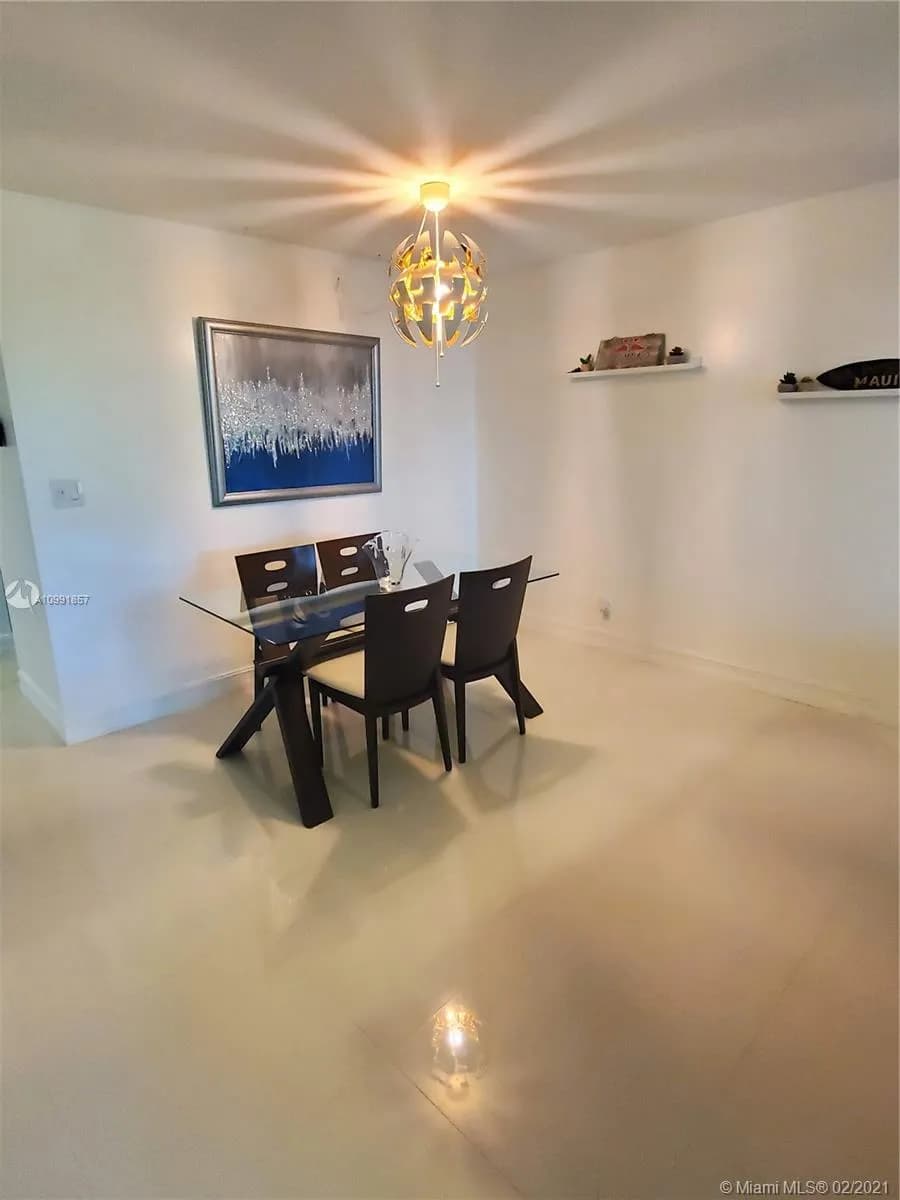 6190 Woodlands Blvd # 315, Tamarac FL 33319