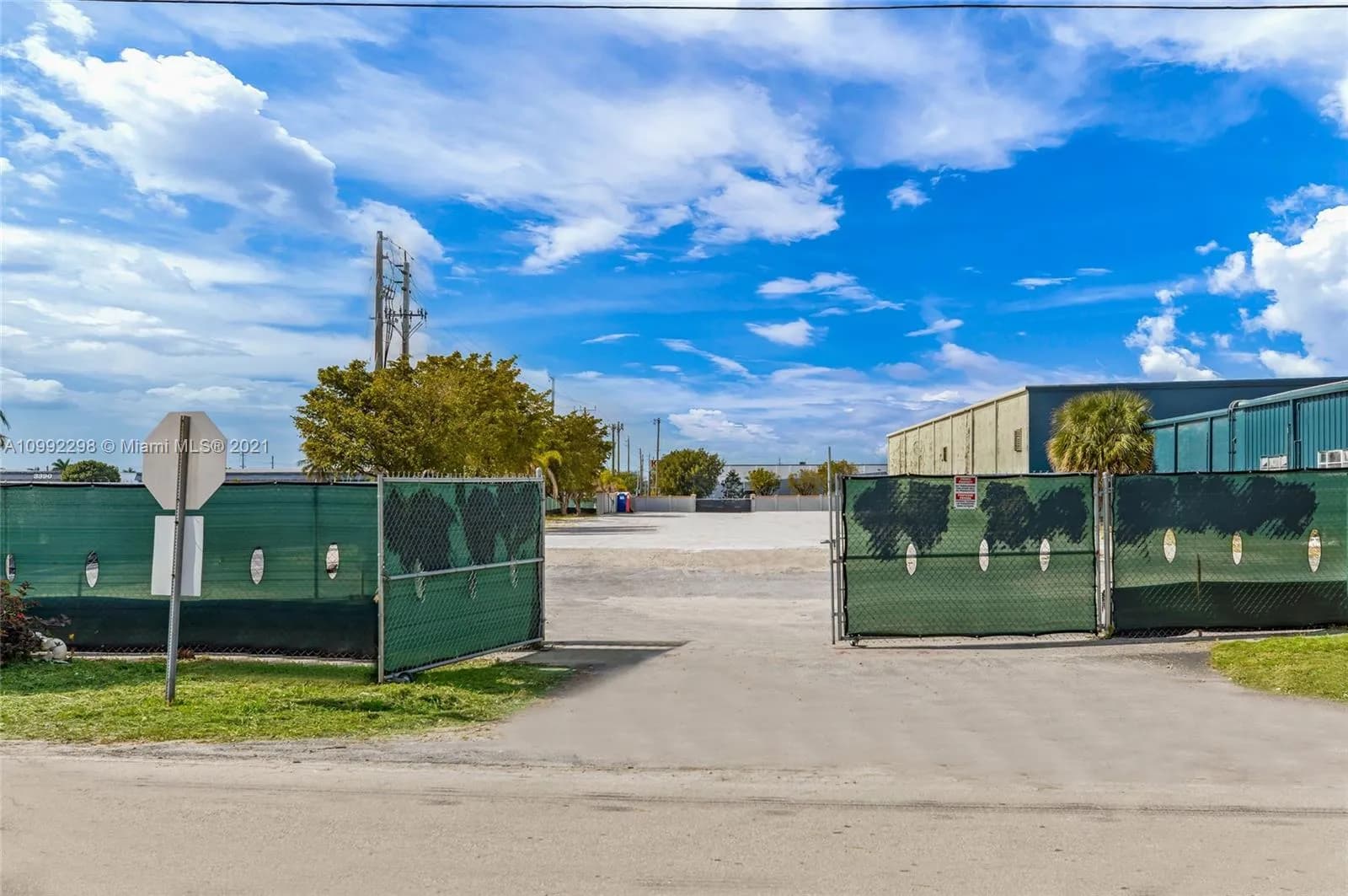 3400 NW 77th Ct, Doral FL 33122