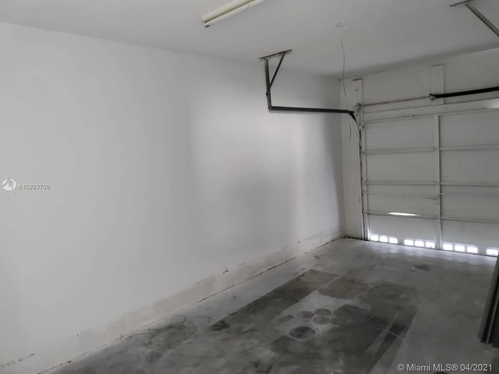 833 SW 6th St, Florida City FL 33034