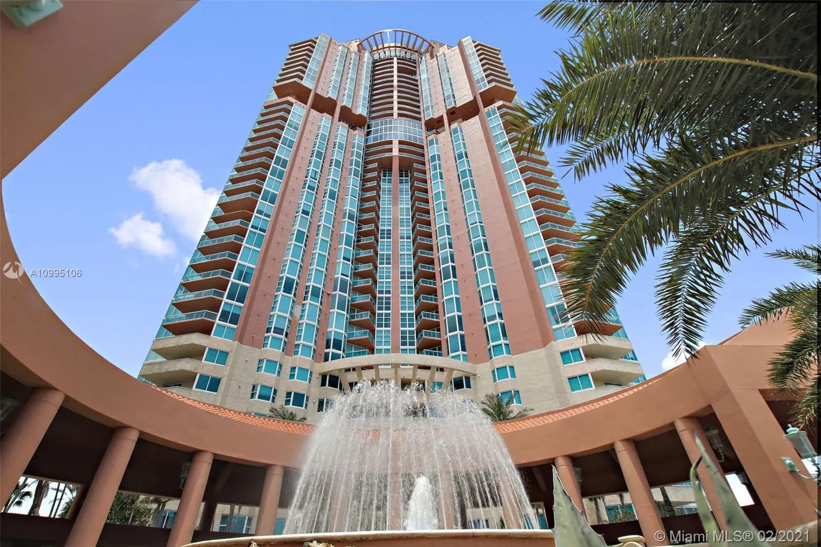 300 S Pointe Dr # 2201, Miami Beach FL 33139