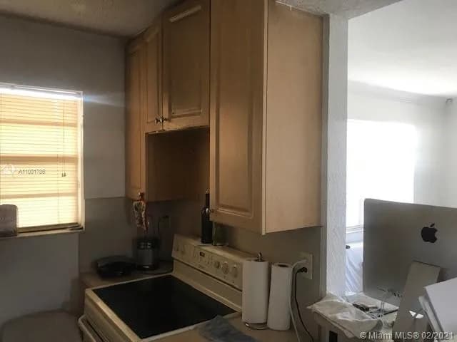 110 SE 2nd St # 300, Hallandale Beach FL 33009