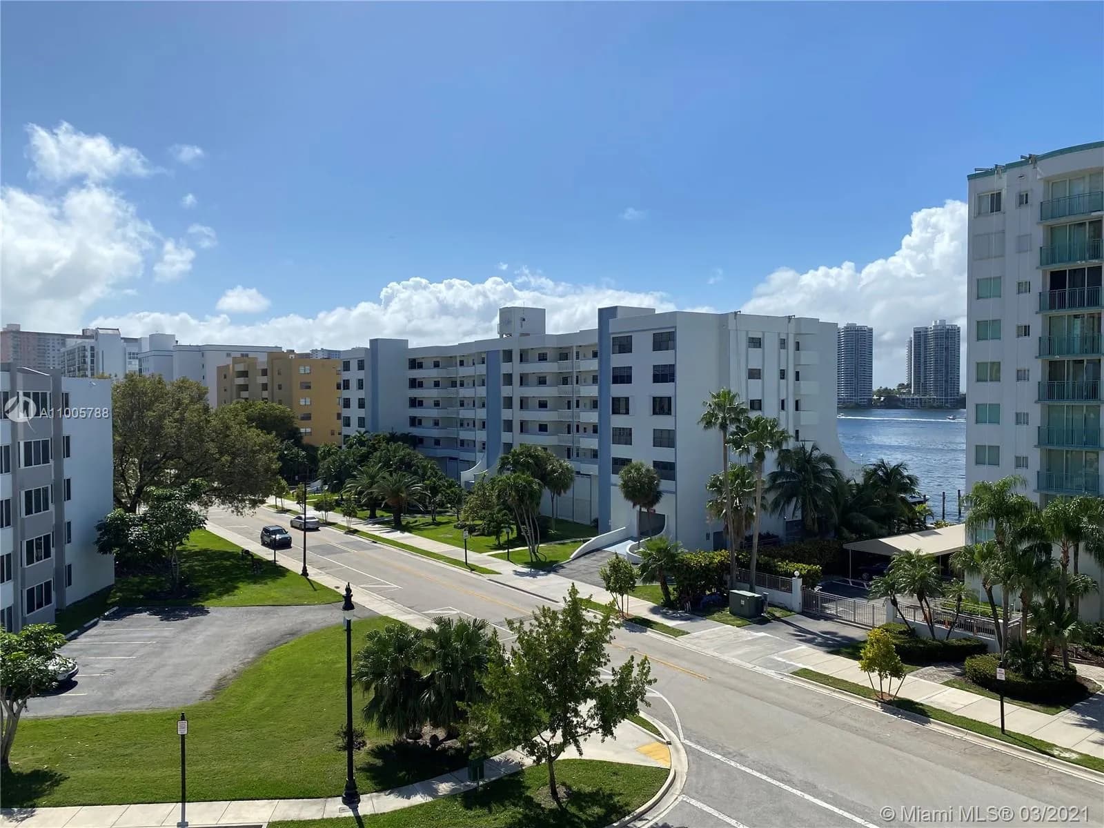 18001 N Bay Rd # 505, Sunny Isles Beach FL 33160
