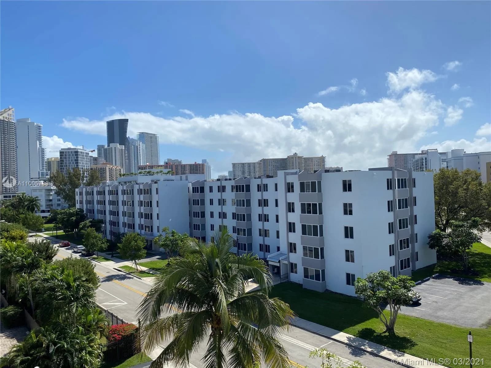 18001 N Bay Rd # 505, Sunny Isles Beach FL 33160