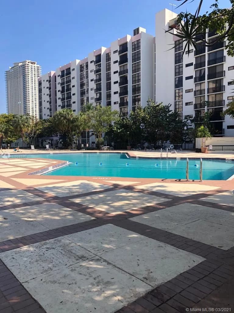 17011 N Bay Rd # 612, Sunny Isles Beach FL 33160