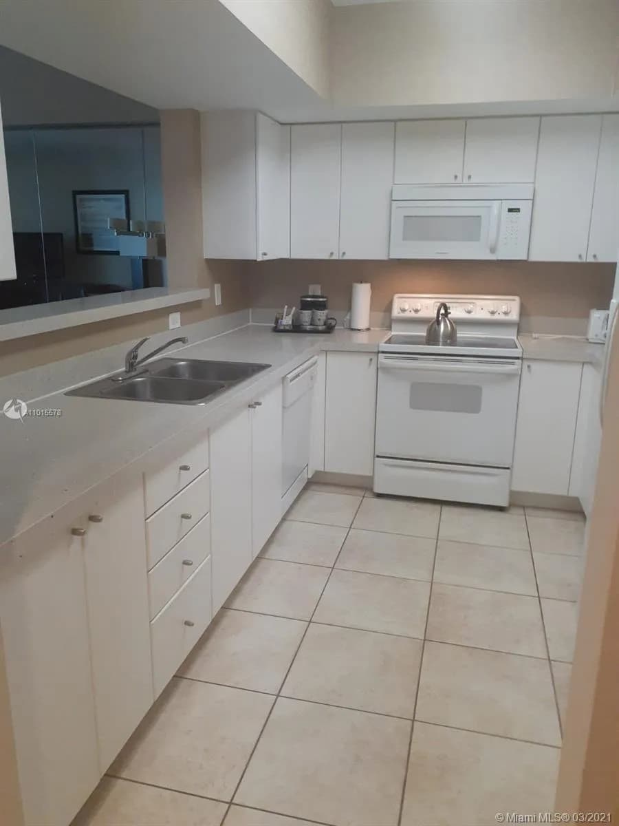 17375 Collins Ave # 705, Sunny Isles Beach FL 33160