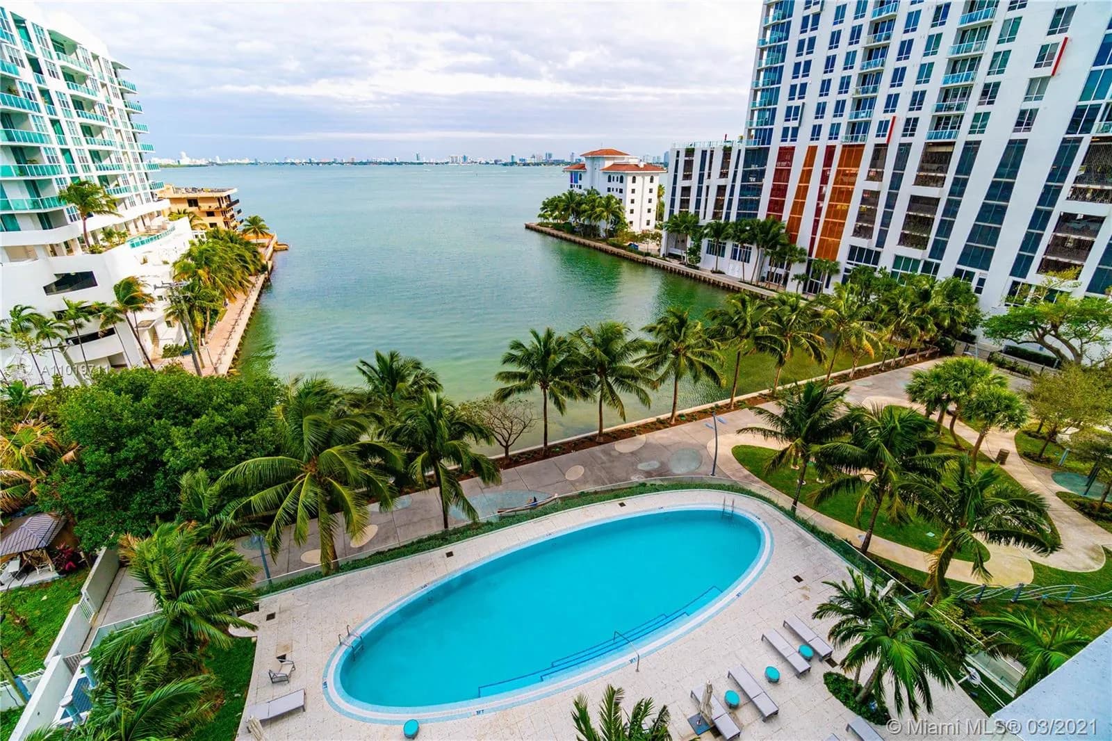 460 NE 28th St # 3201, Miami FL 33137