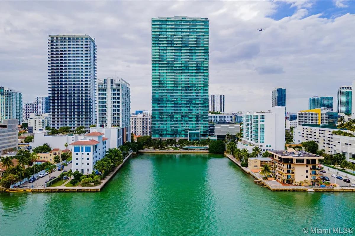 460 NE 28th St # 3201, Miami FL 33137