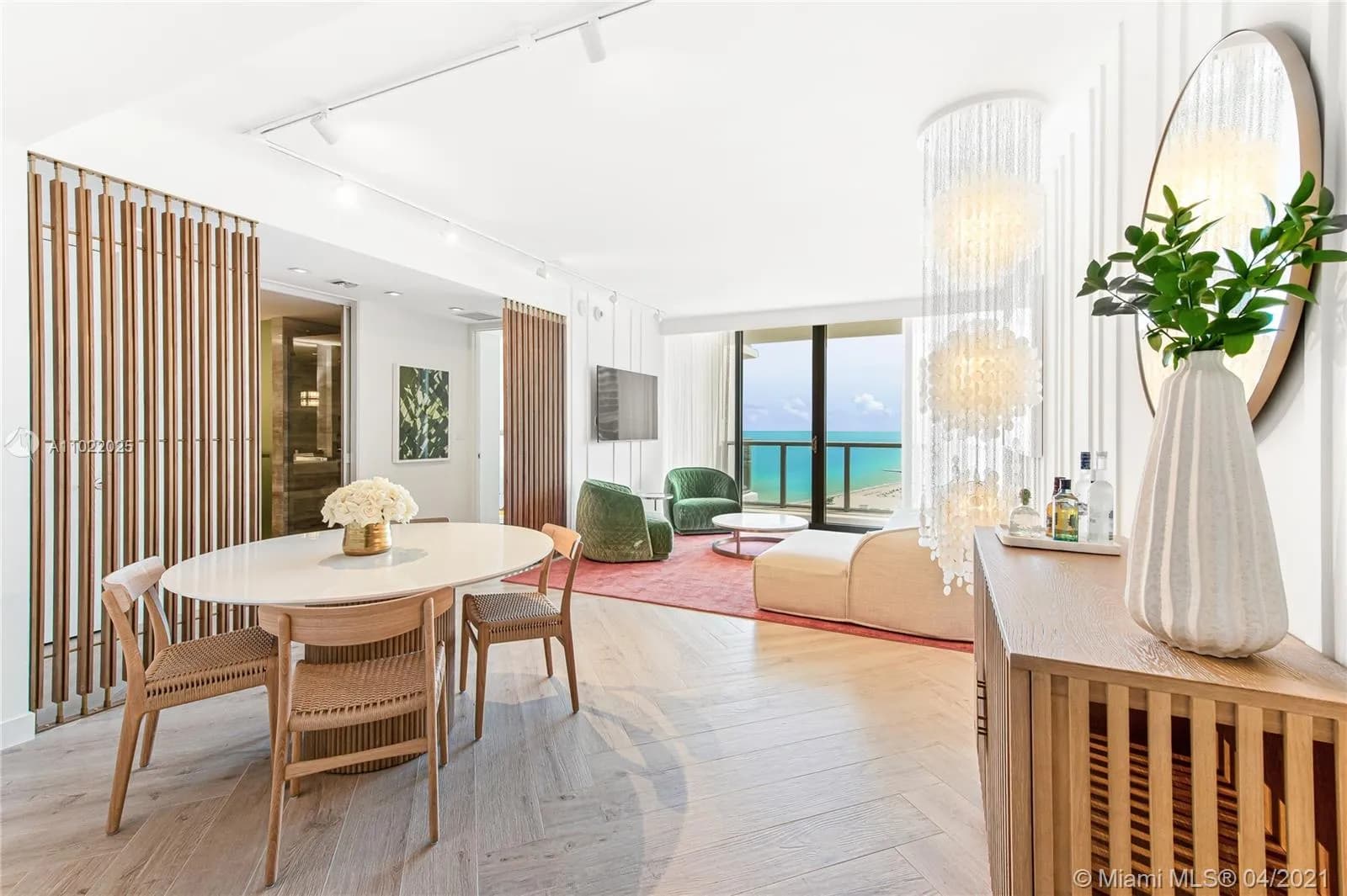 2201 Collins Ave # 1015, Miami Beach FL 33139