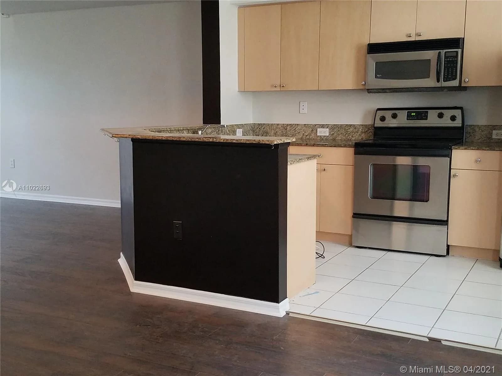 2845 NE 185th St # 908, Aventura FL 33180