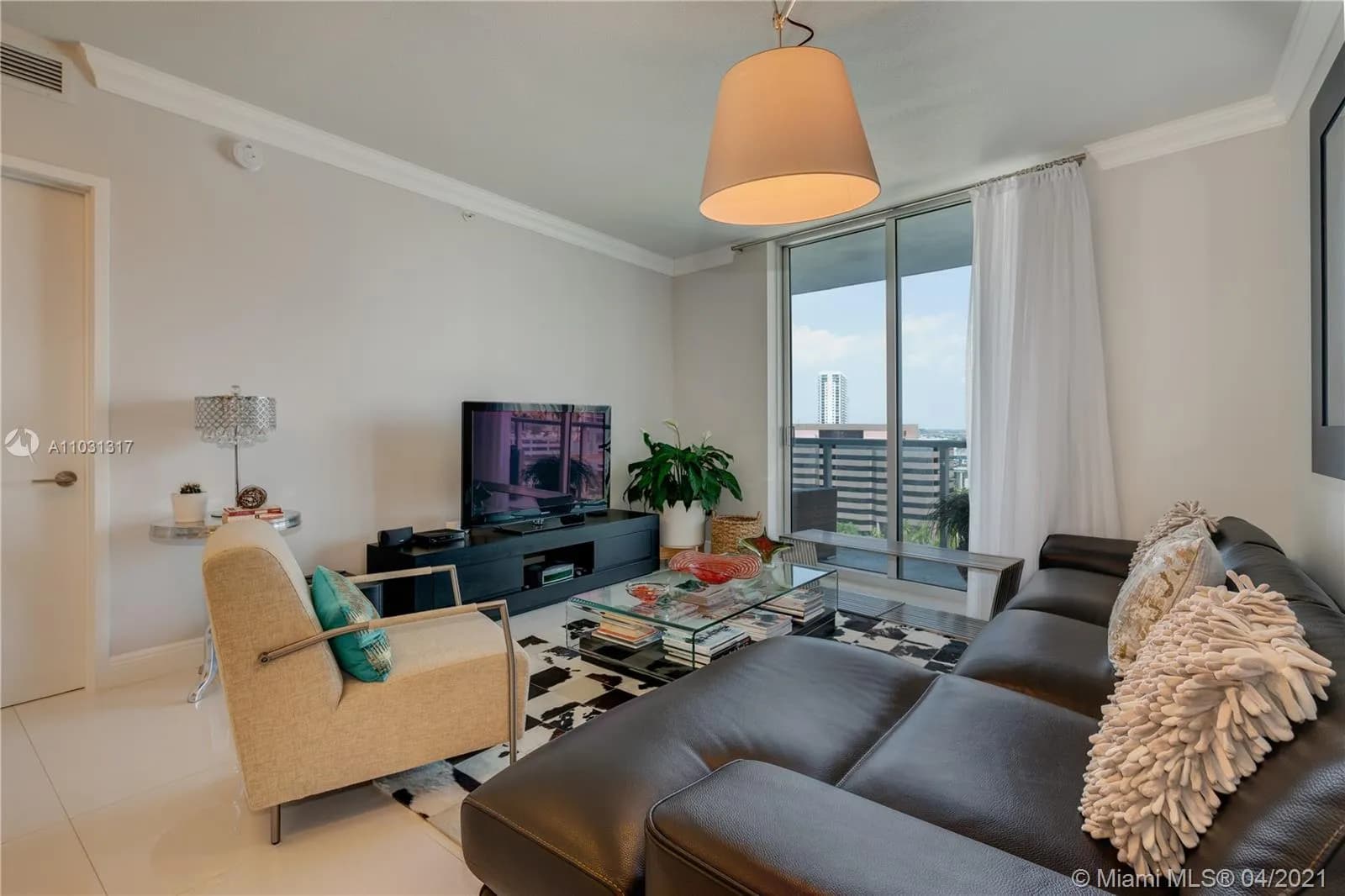 185 SW 7th St # 1401, Miami FL 33130