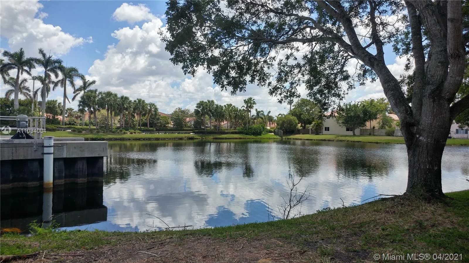 153 Lakeview Dr # 101, Weston FL 33326