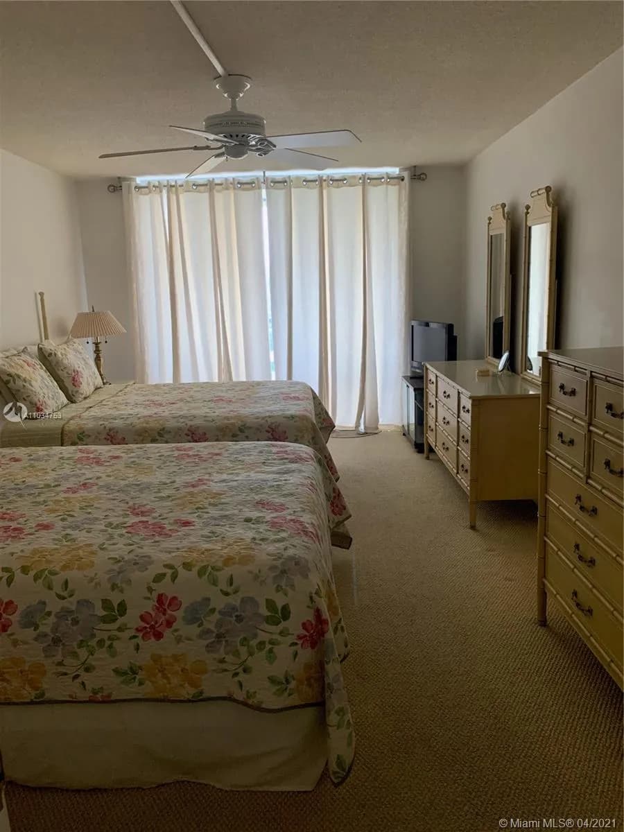 2001 Atlantic Shores Blvd # 514, Hallandale Beach FL 33009