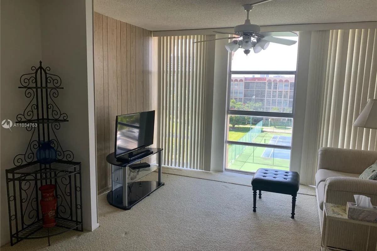 2001 Atlantic Shores Blvd # 514, Hallandale Beach FL 33009