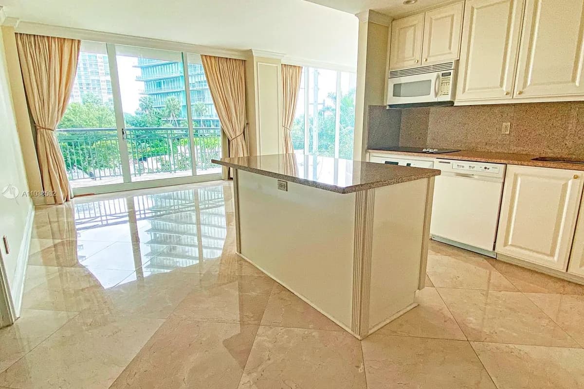 3400 SW 27th Ave # 201, Miami FL 33133