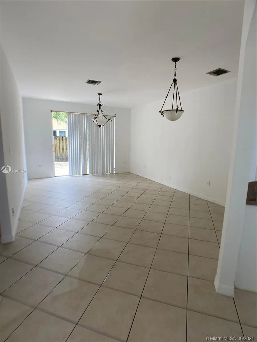 640 SE 1st St, Homestead FL 33030