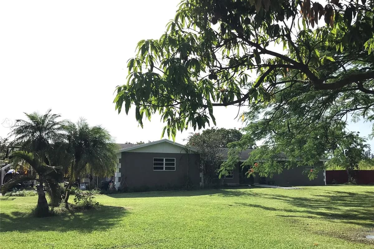 15490 SW 209th Ave, Miami FL 33187