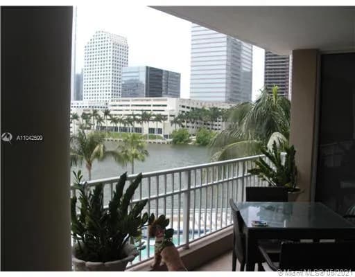 701 Brickell Key Blvd # 4, Miami FL 33131