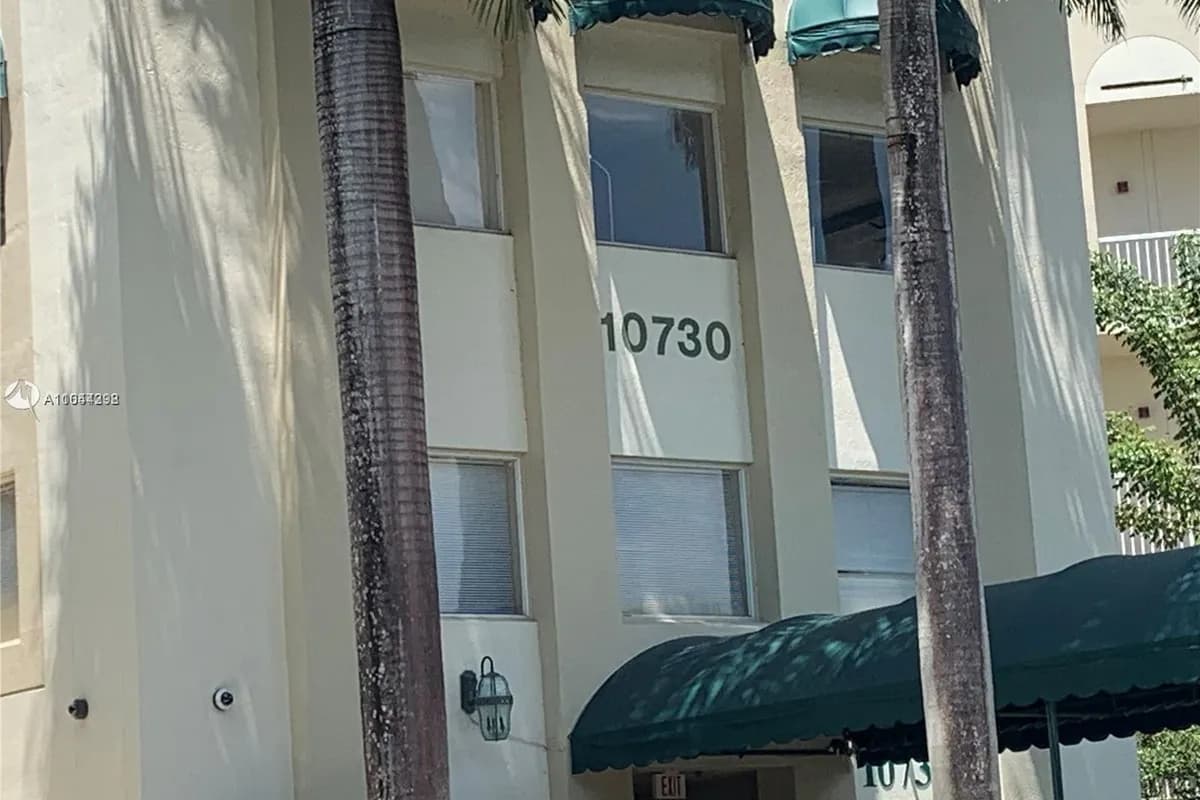 10730 NW 66th St # 203, Doral FL 33178