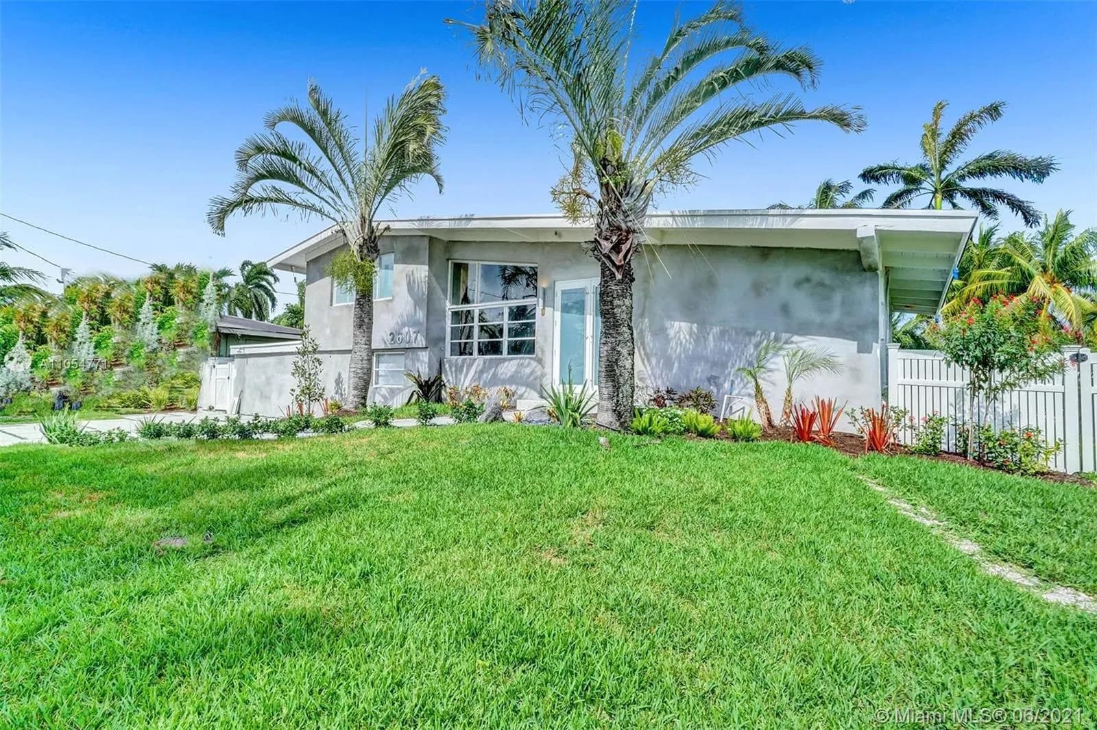 2607 Sugarloaf Ln, Fort Lauderdale FL 33312