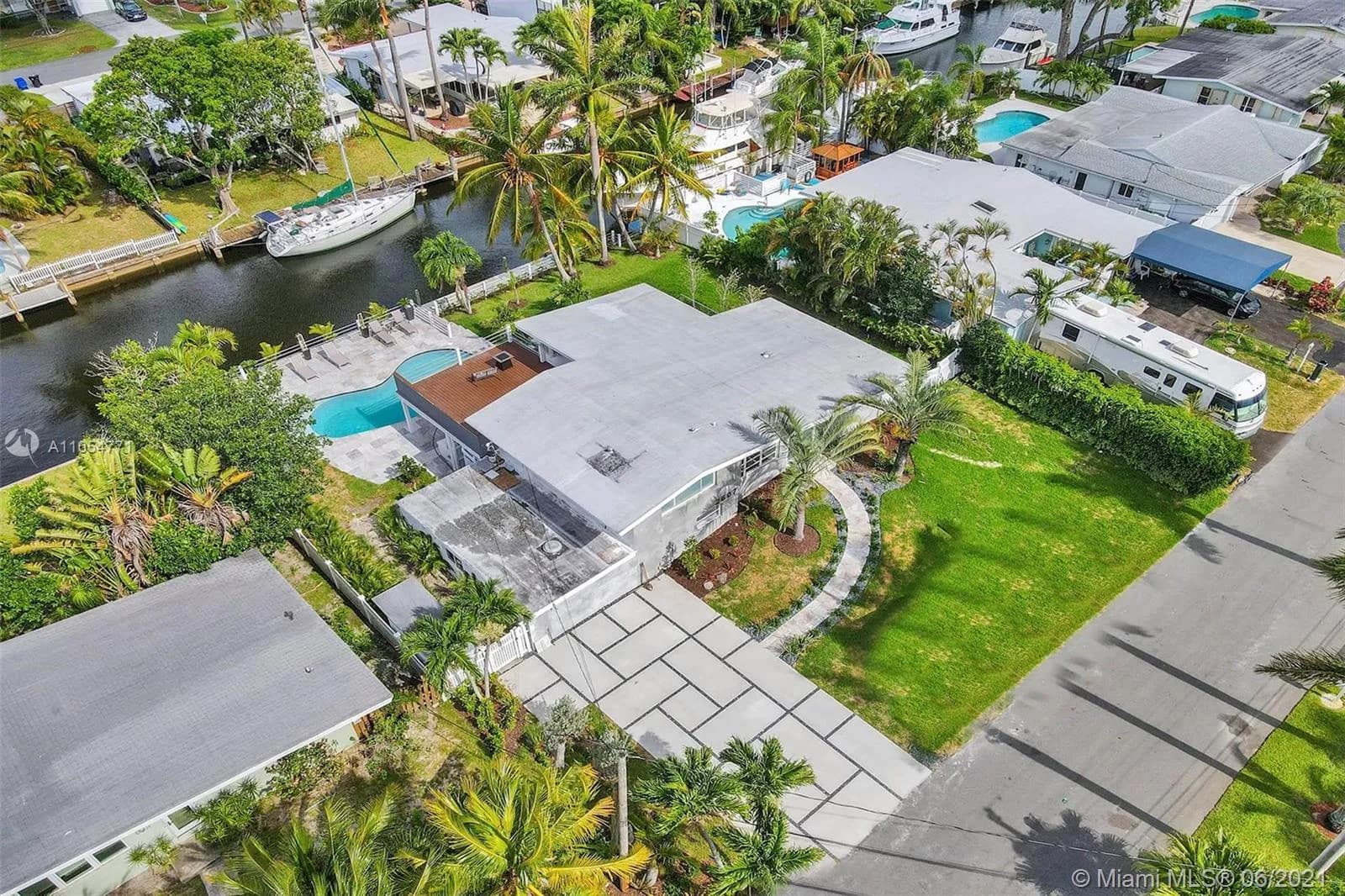 2607 Sugarloaf Ln, Fort Lauderdale FL 33312