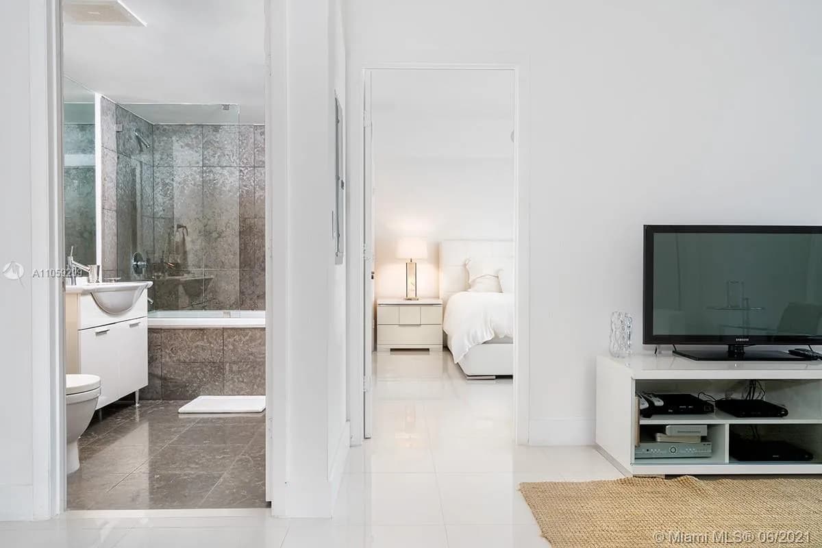 485 Brickell Ave # 1711, Miami FL 33131