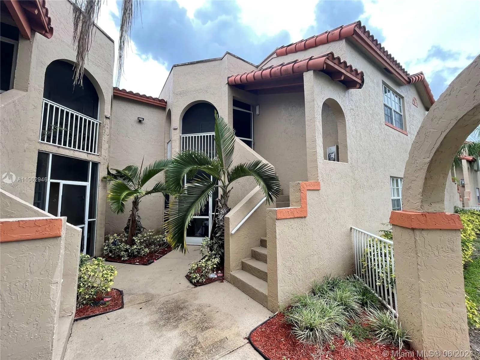 333 SW 86th Ave # 206, Pembroke Pines FL 33025