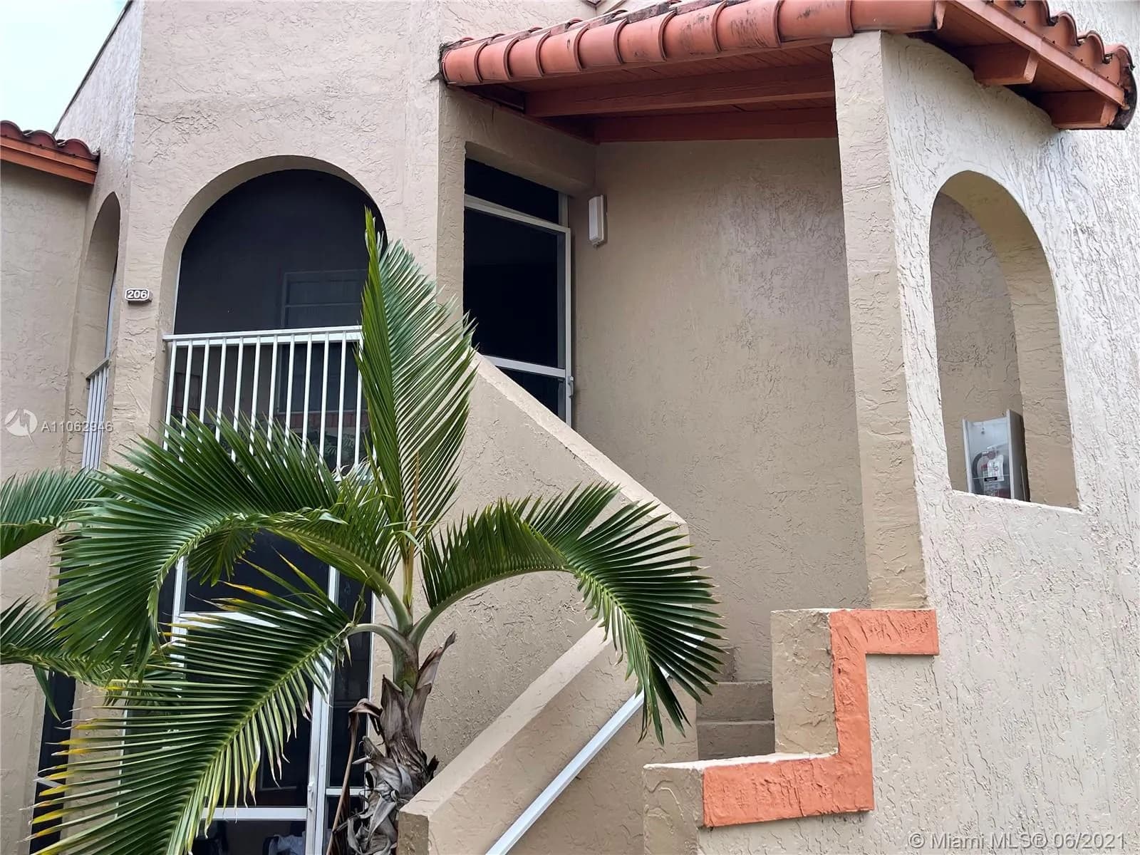 333 SW 86th Ave # 206, Pembroke Pines FL 33025