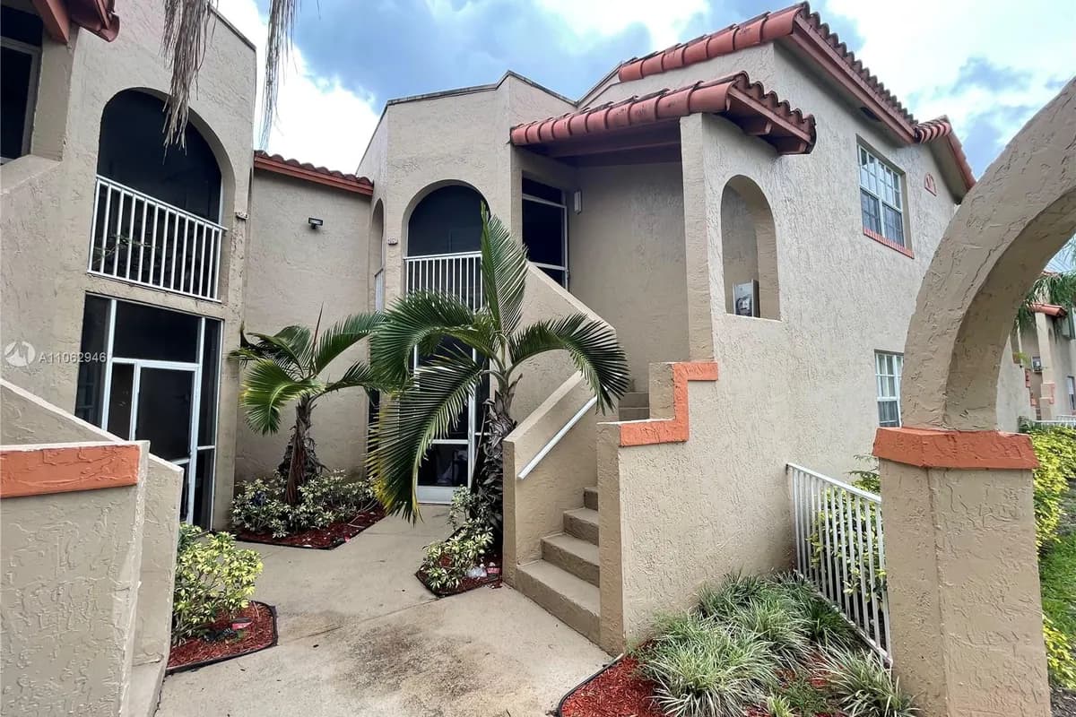 333 SW 86th Ave # 206, Pembroke Pines FL 33025