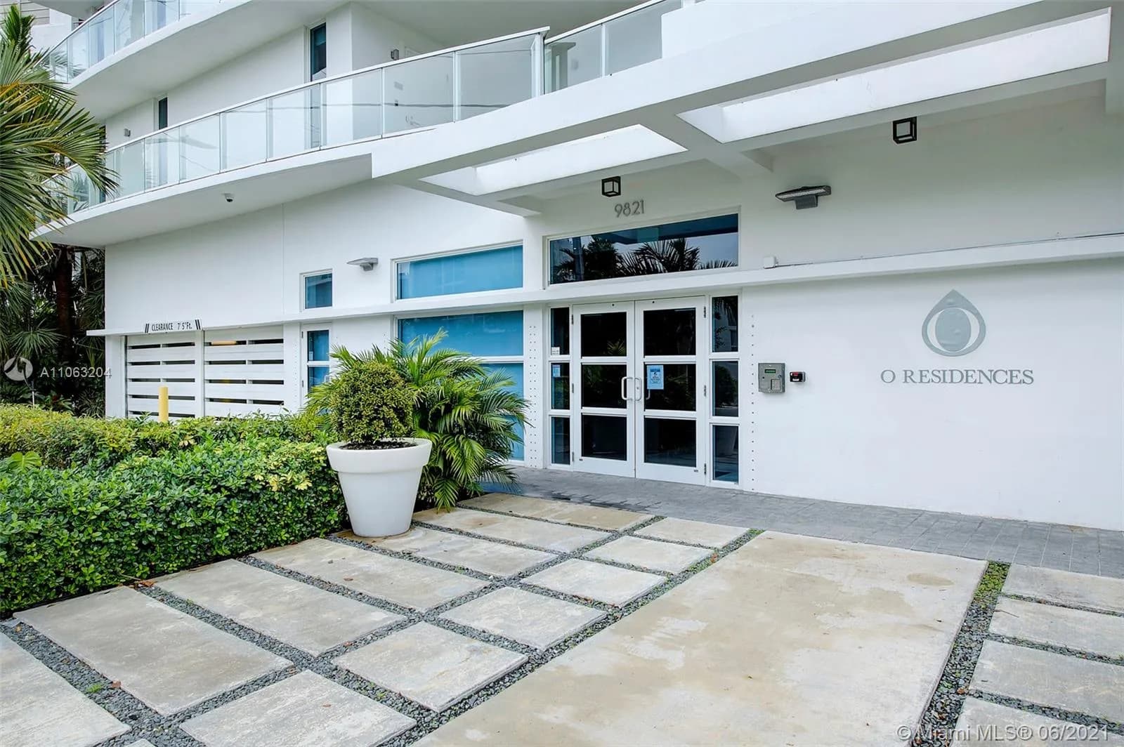 9821 E Bay Harbor Dr # 402, Bay Harbor Islands FL 33154