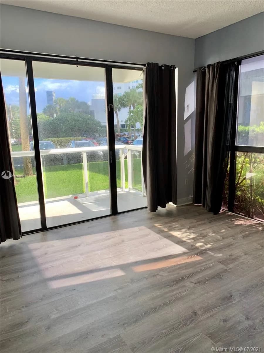 20515 E Country Club Dr # 148, Aventura FL 33180