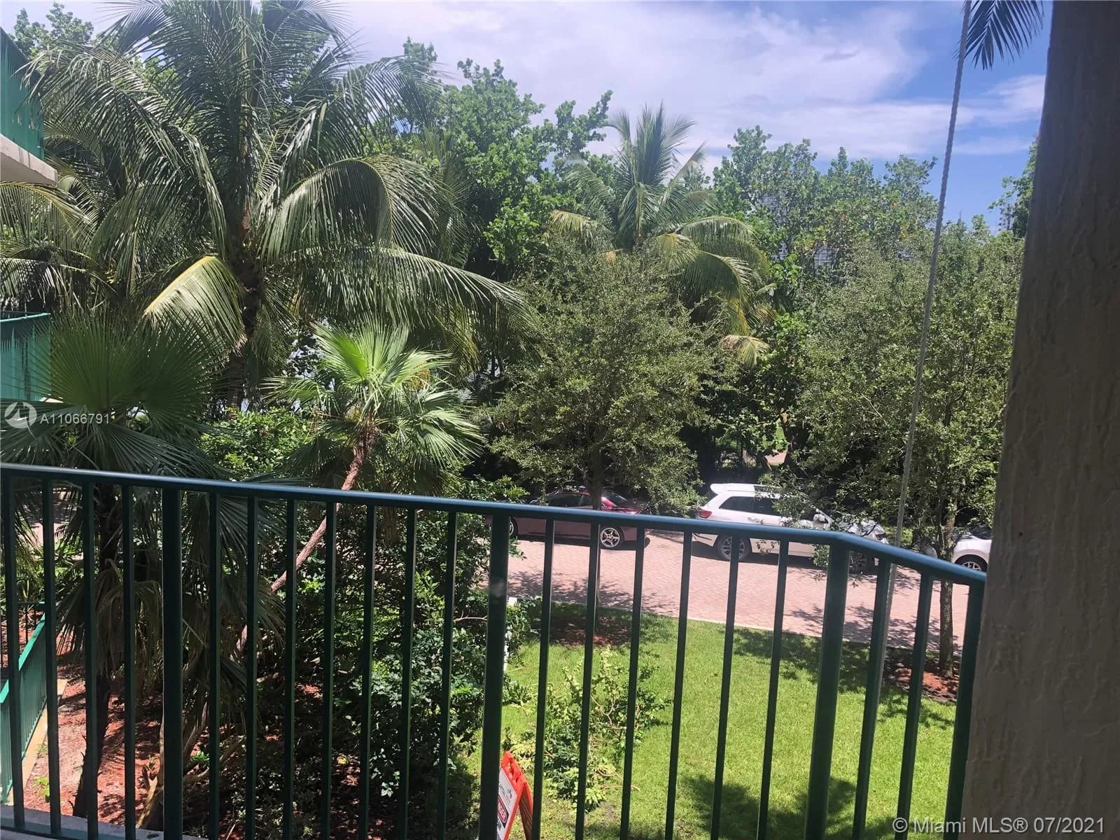 20000 E Country Club Dr # 212, Aventura FL 33180