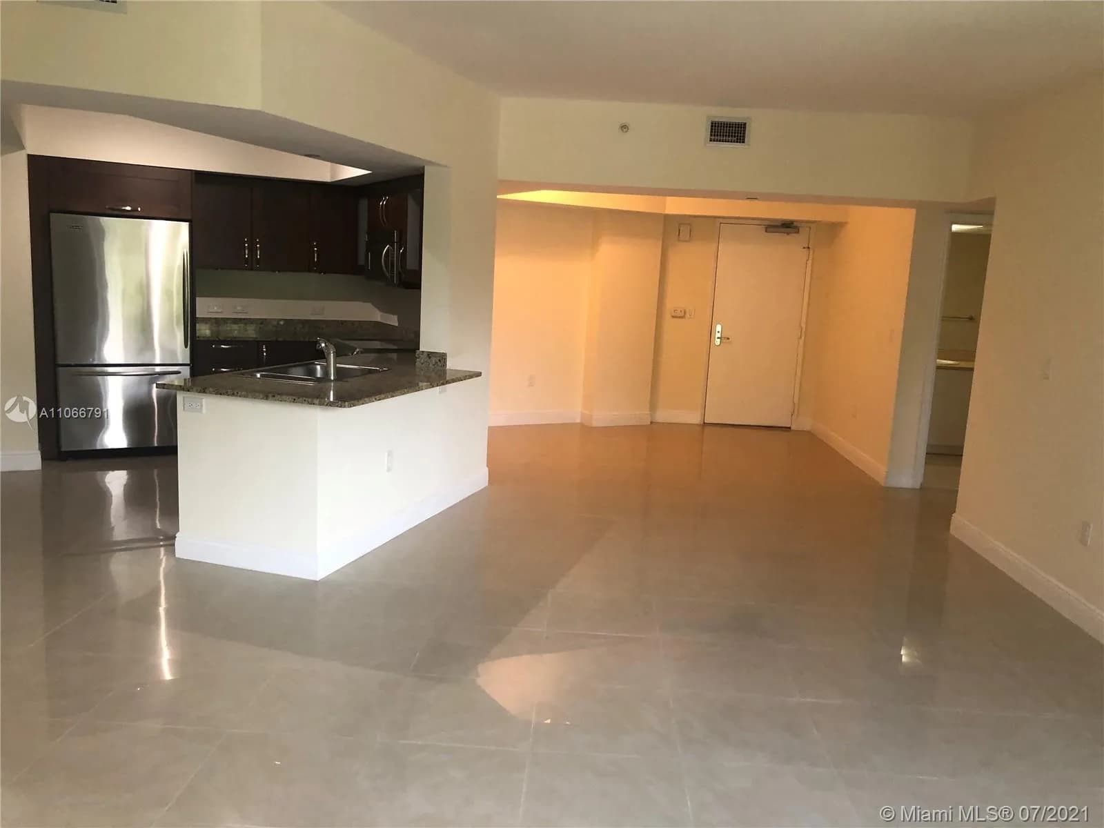 20000 E Country Club Dr # 212, Aventura FL 33180