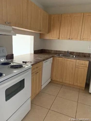 5201 Geneva Way # 301, Doral FL 33166