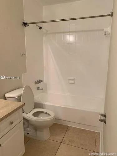 5201 Geneva Way # 301, Doral FL 33166