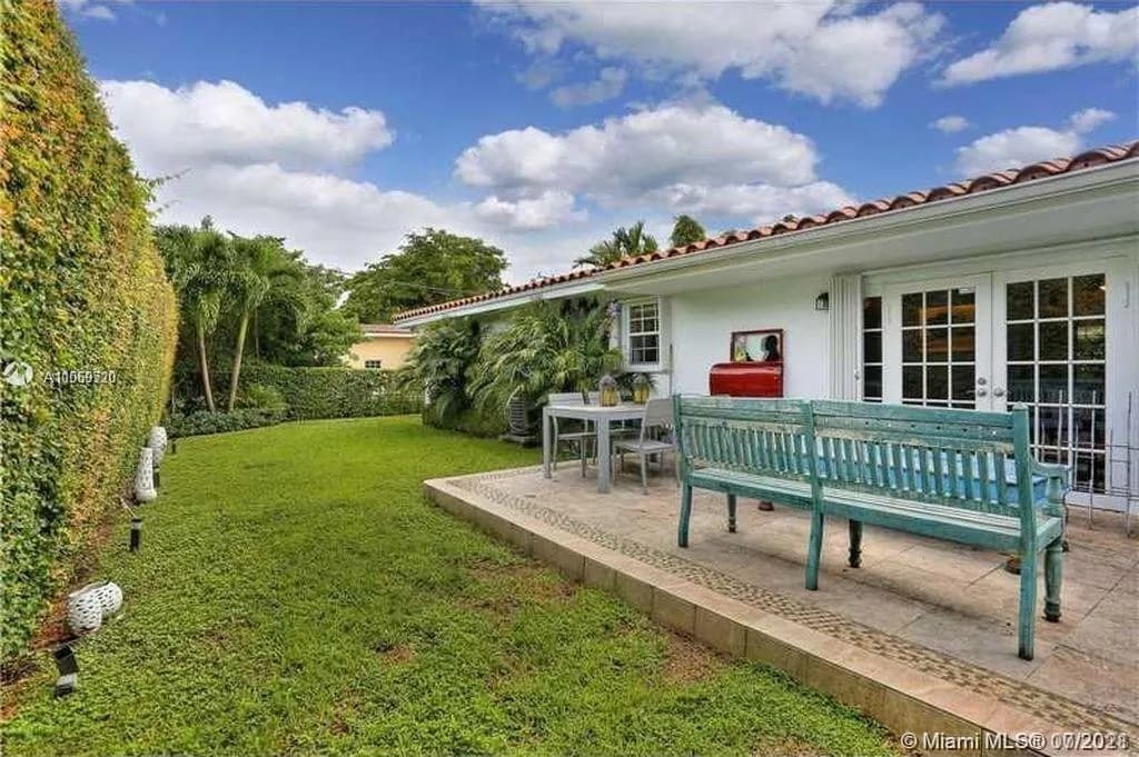 1551 Ancona Ave, Coral Gables FL 33146