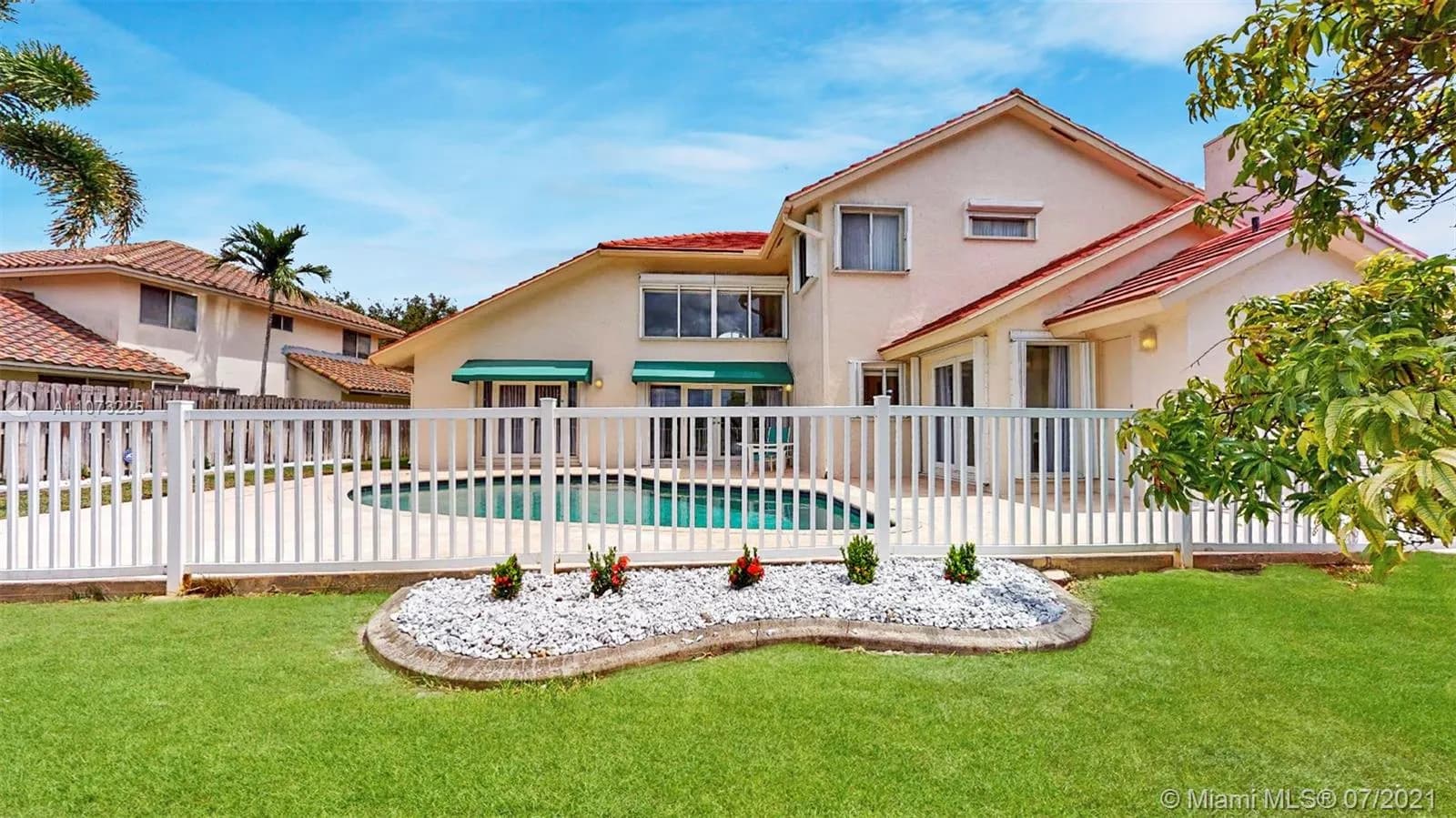 10261 SW 15th St, Pembroke Pines FL 33025