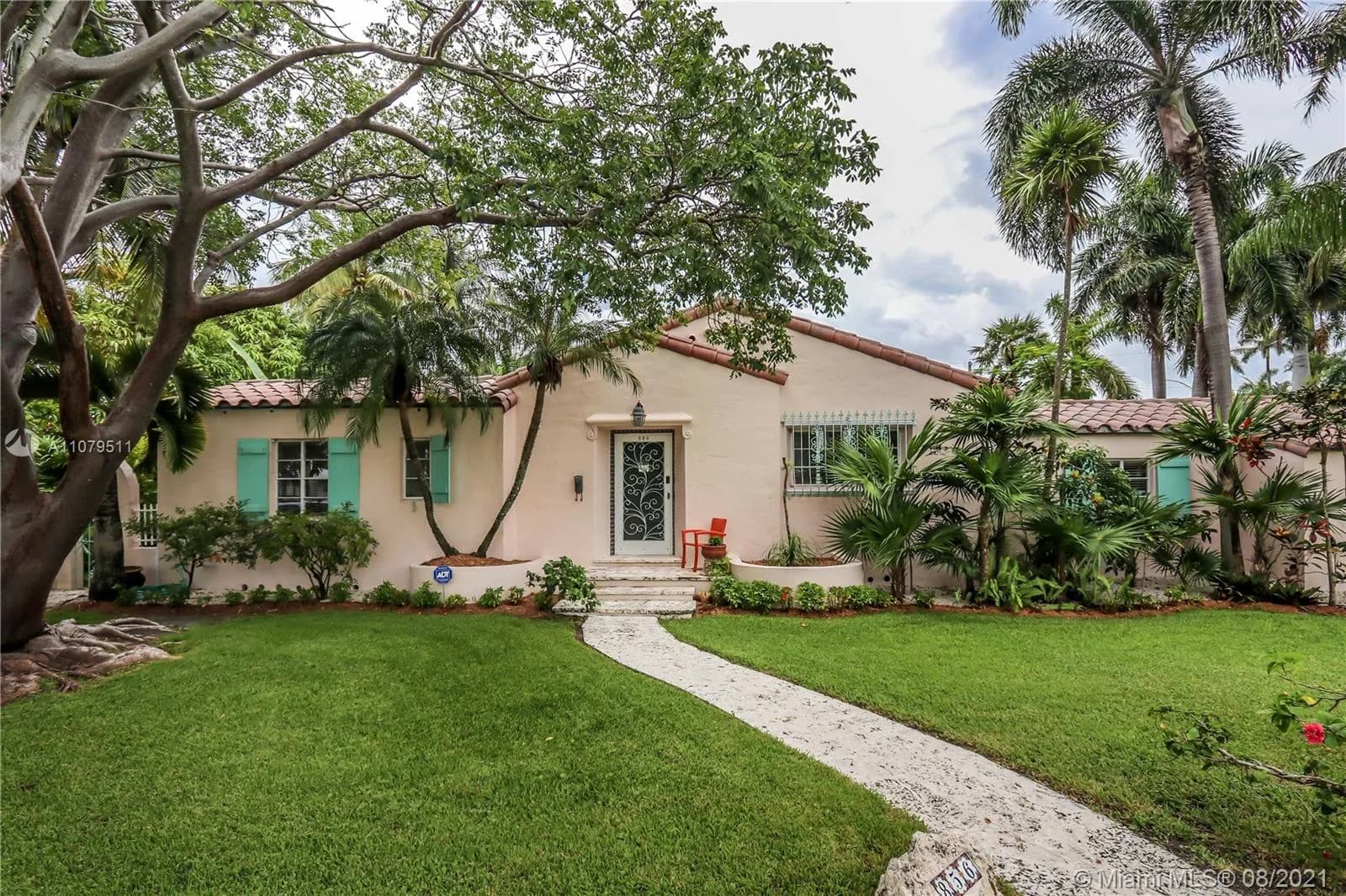 856 Tyler St, Hollywood FL 33019