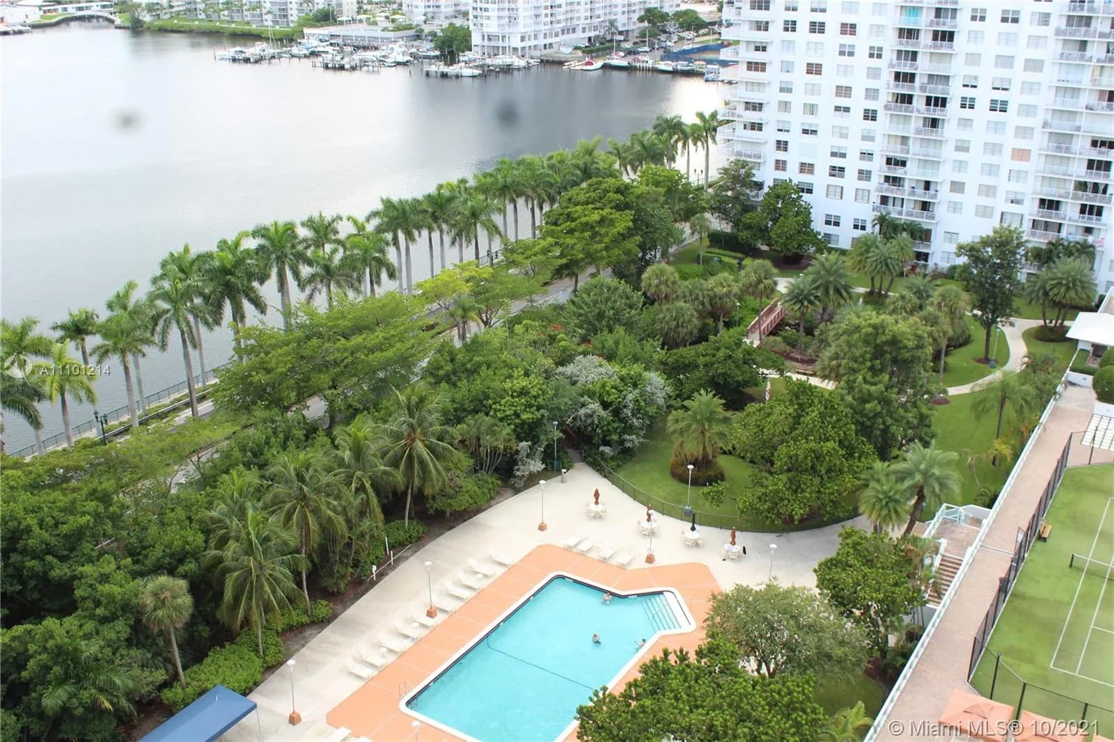 2851 NE 183rd St # 1706E, Aventura FL 33160