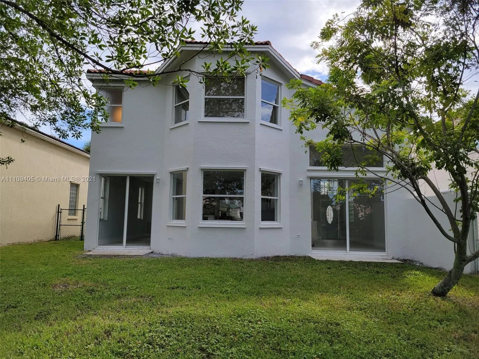 150 NW 151st Ave, Pembroke Pines FL 33028