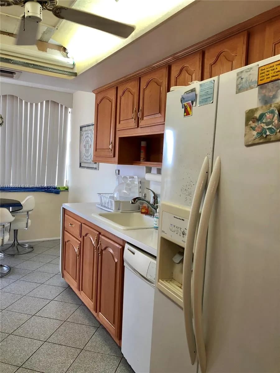 18071 Biscayne Blvd # 1601, Aventura FL 33160