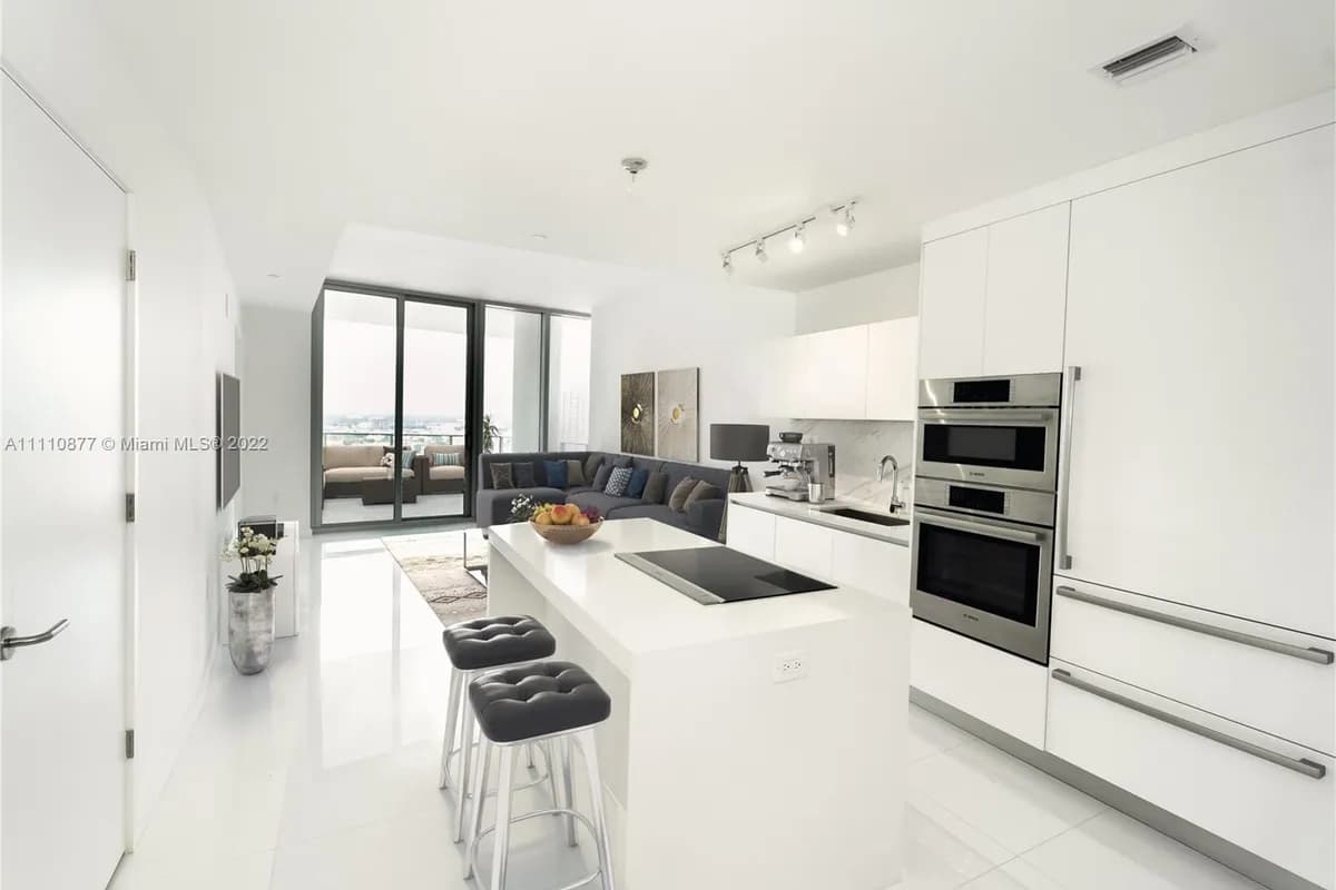 851 NE 1st Ave # 2200, Miami FL 33132