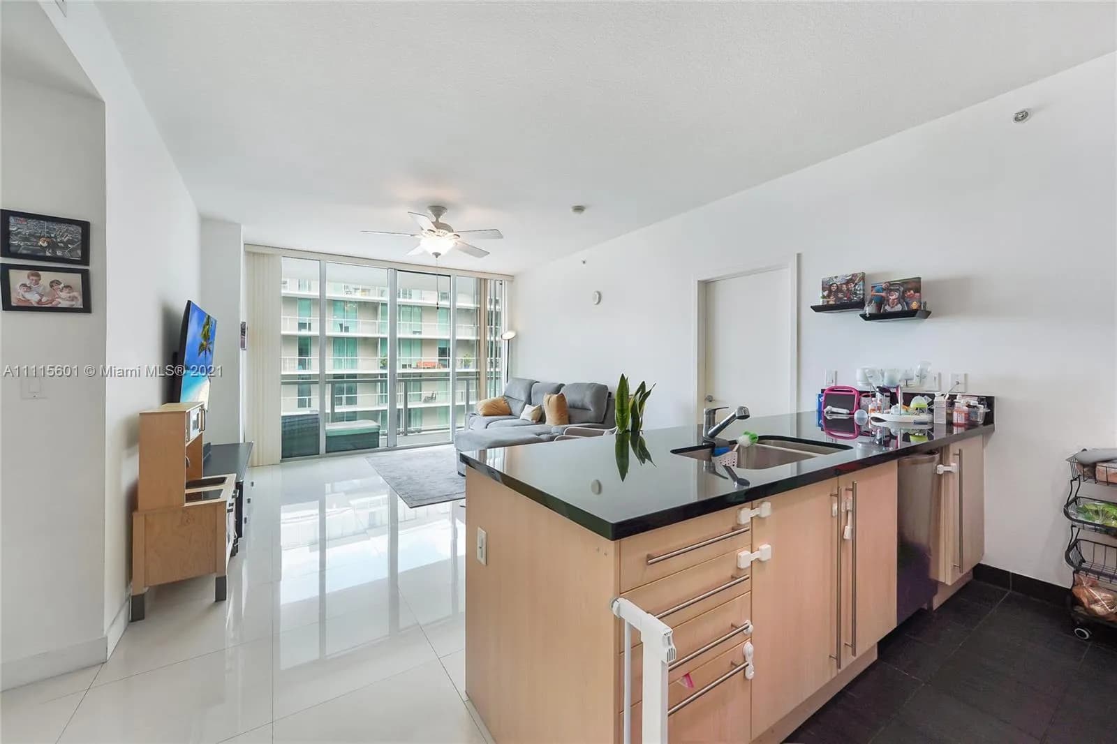 79 SW 12th St # 3809S, Miami FL 33130