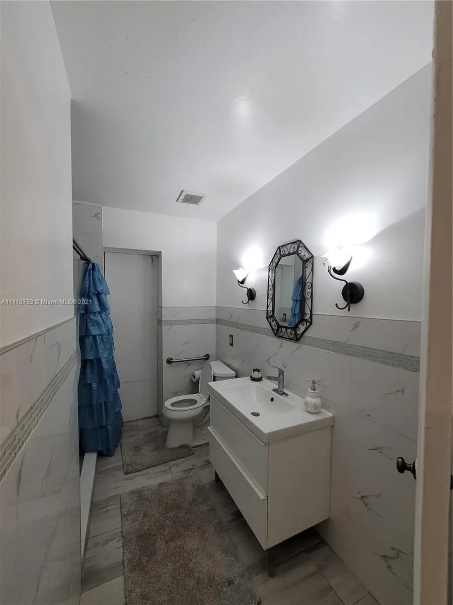 711 N 66th Ave, Hollywood FL 33024