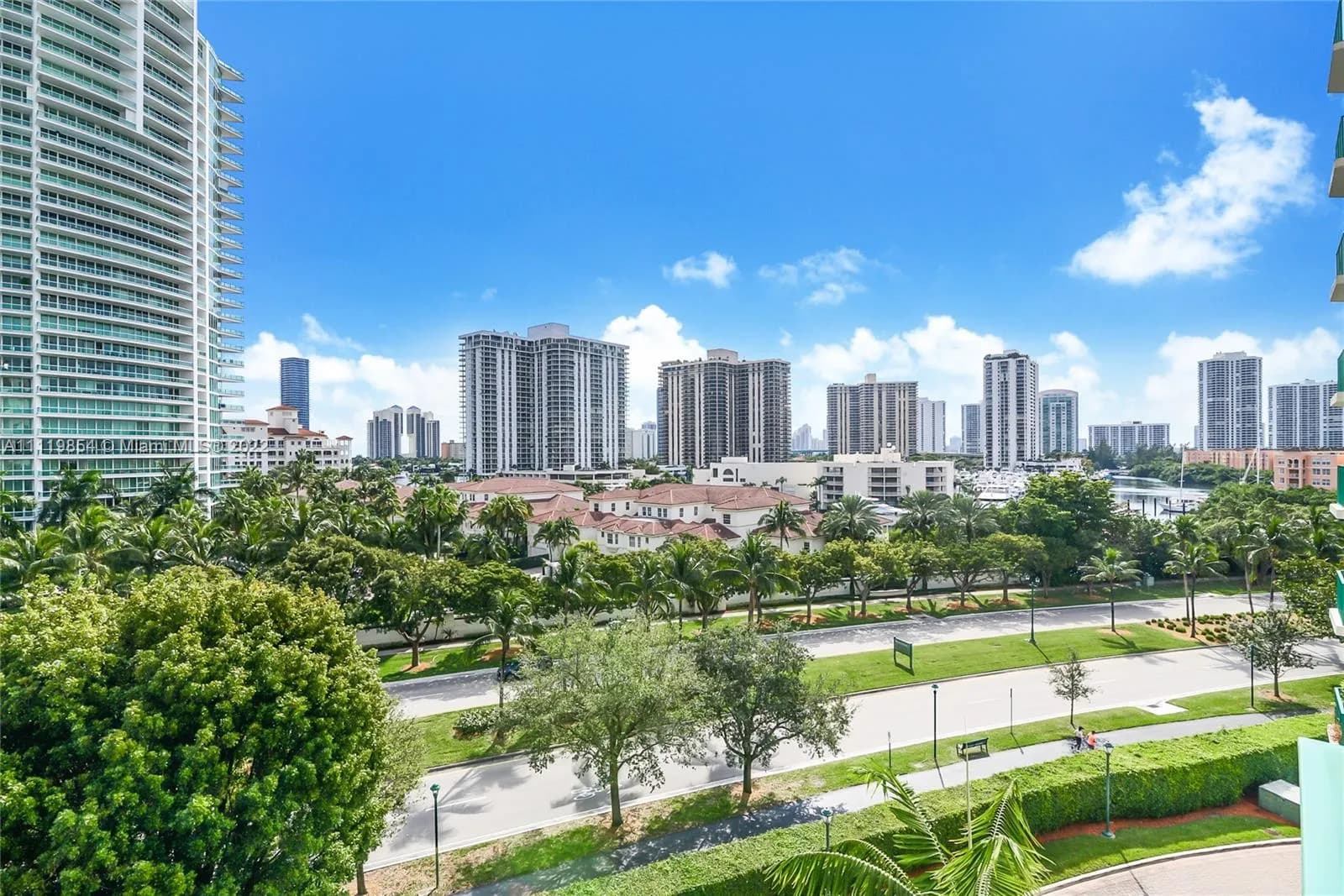 19900 E Country Club Dr # 620, Aventura FL 33180