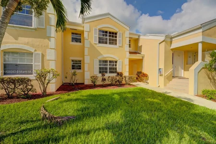 2271 SE 27th Dr # F, Homestead FL 33035